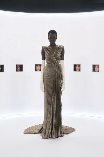 Look 19